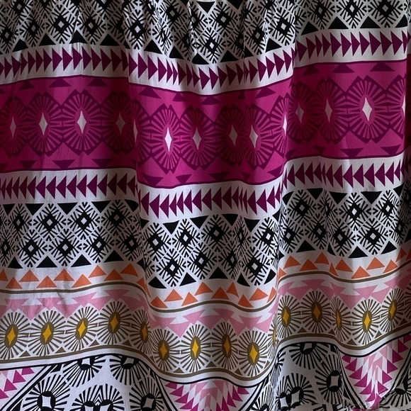 𝅺Old Navy Womens Tribal Print Criss Cross Strap White/ Pink/ Black Top Size XXL - Picture 5 of 8